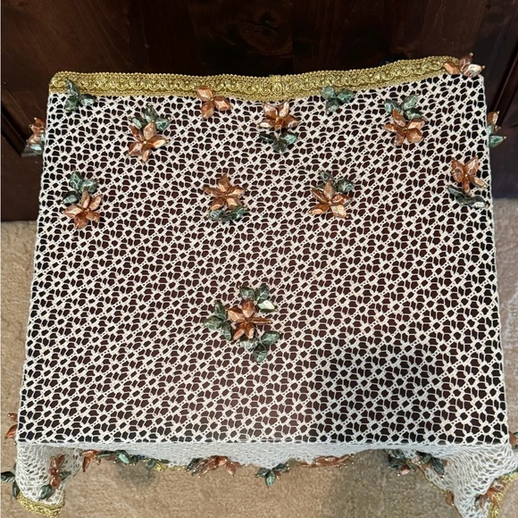 NEW Handmade unique table cover - Picture 2 of 3